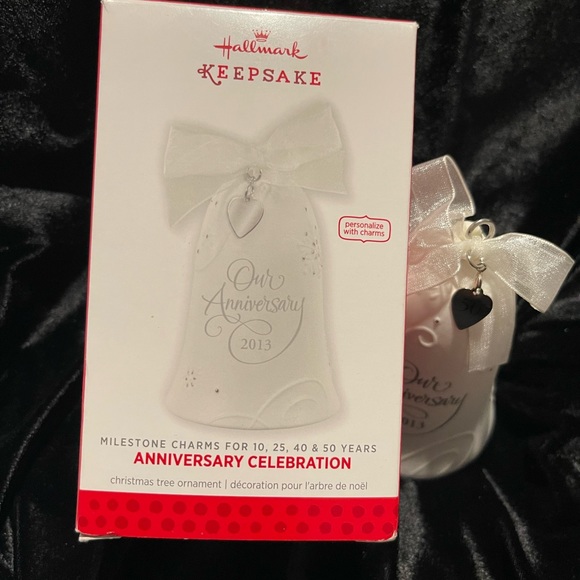 Hallmark Keepsake Anniversary Celebration Ornament 2013 Charm 50 in Original Box - Picture 7 of 9